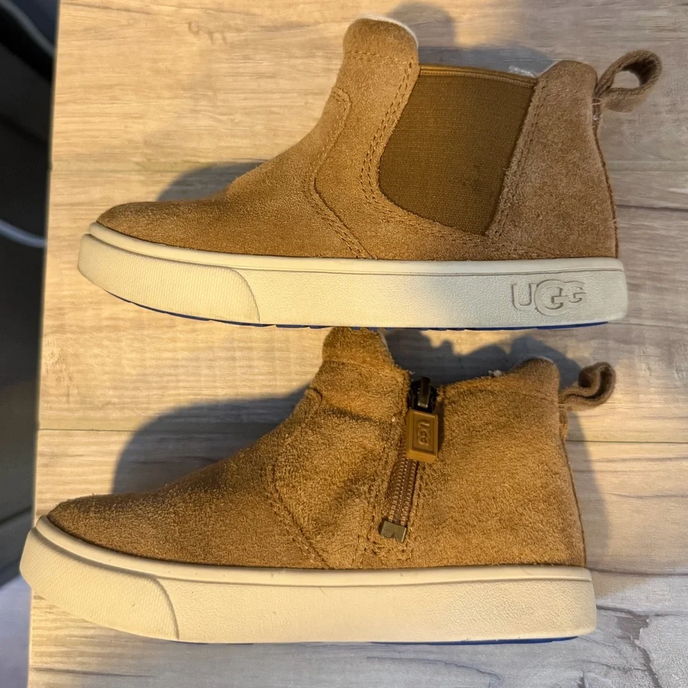 UGG Kids Chestnut Suede Boots Size 9 Toddler